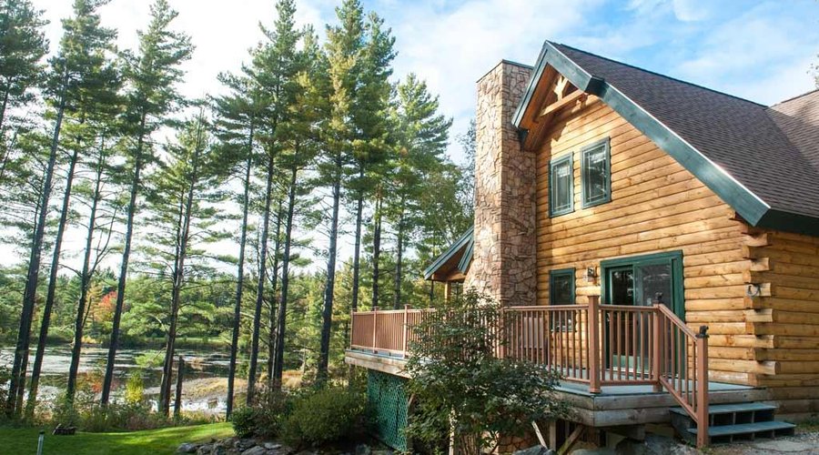 The Field and Stream Dream Cabin