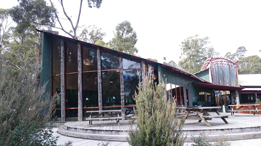 lodge reception/restaurant