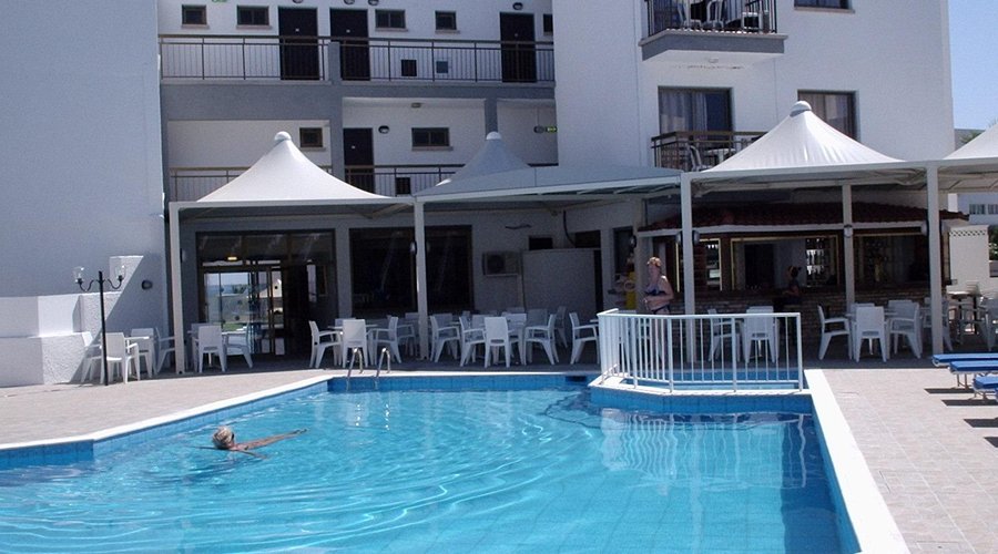 POOL BAR