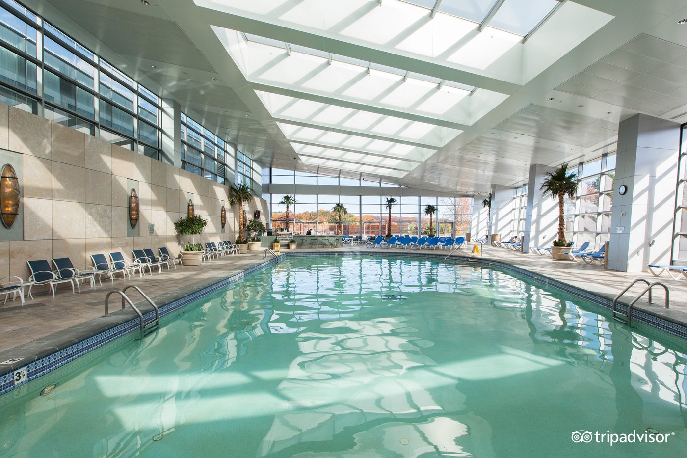 Mohegan Sun Pool: Pictures & Reviews - Tripadvisor