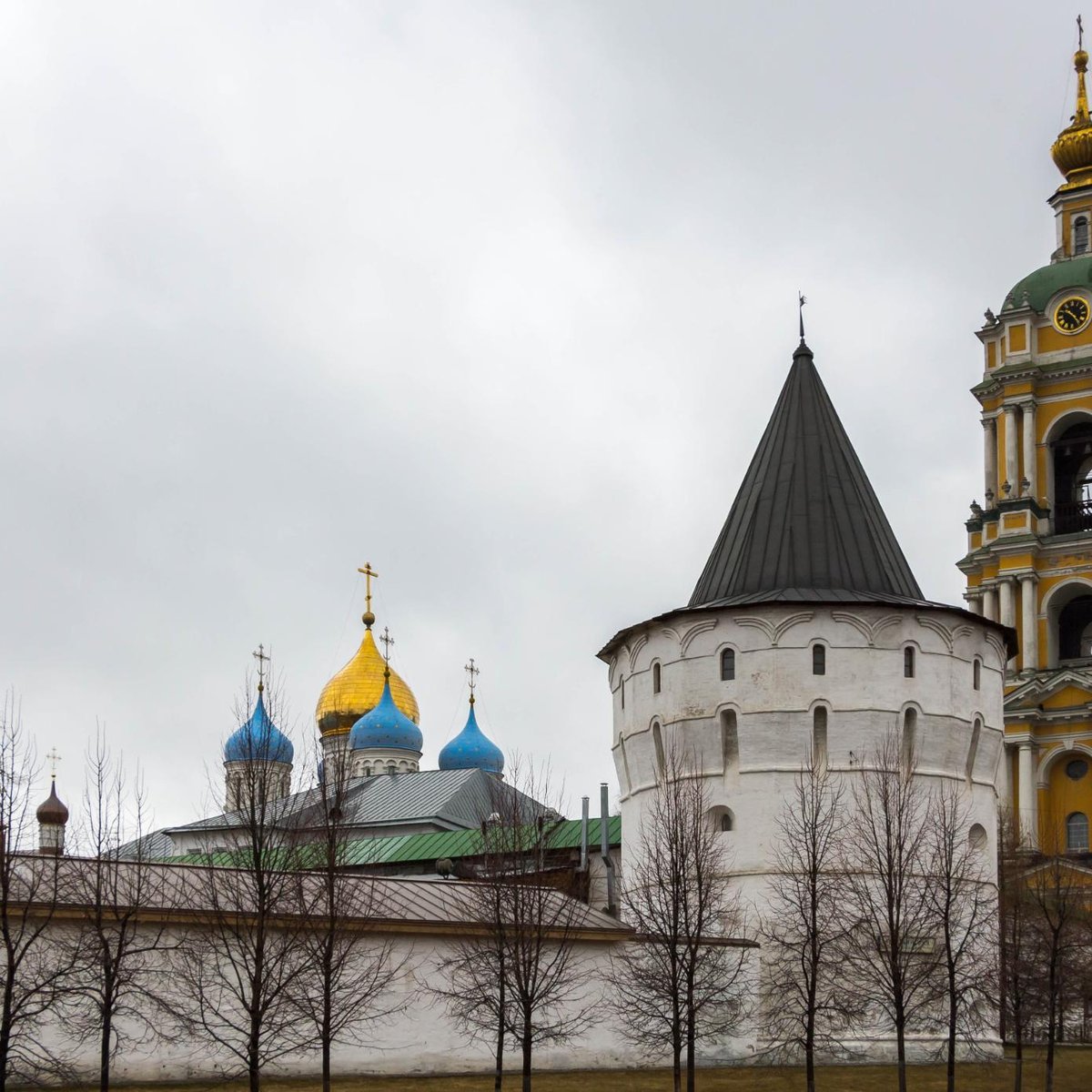 Новоспасский монастырь в Москве зимой