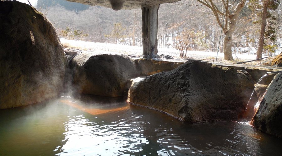 混浴露天風呂の一つ瀑泉洞