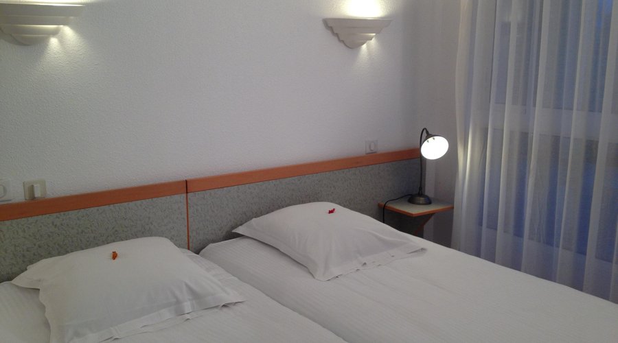 Chambre 2 pers.TWIN coté patio