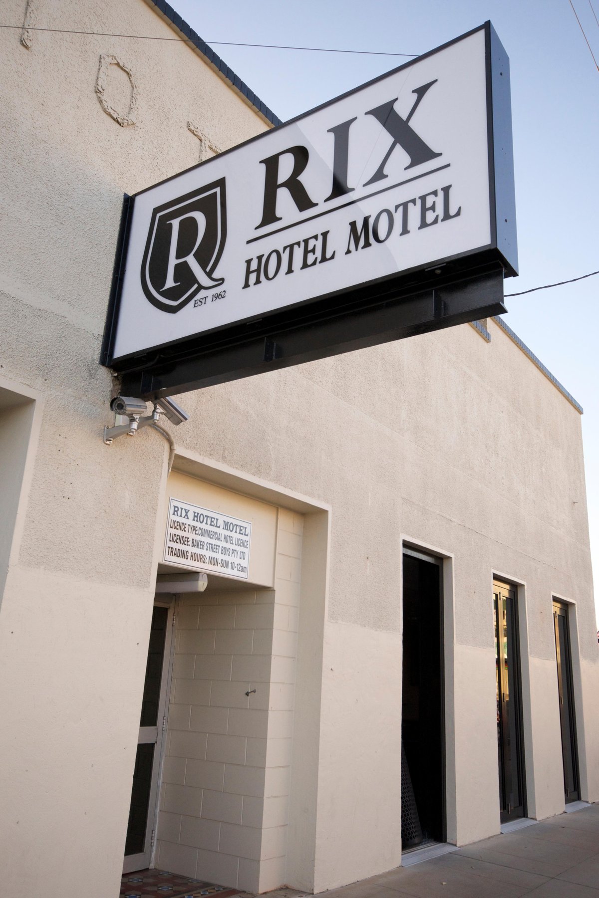 rix hotel charters towers