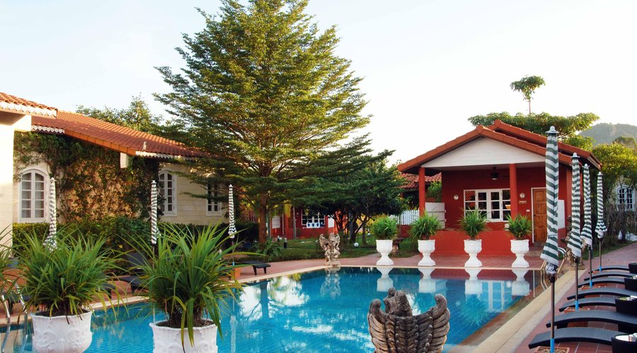 Swimming pool