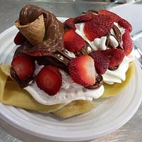 crepes con nutela gelato e fragole