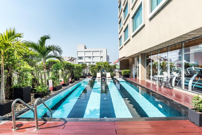 Hilton Garden Inn Bangkok Silom Pool: Pictures & Reviews - Tripadvisor