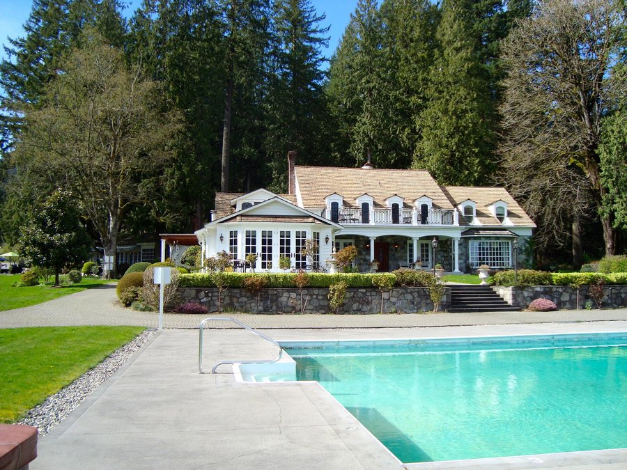 ROWENA'S INN ON THE RIVER - Prices & B&B Reviews (Harrison Mills