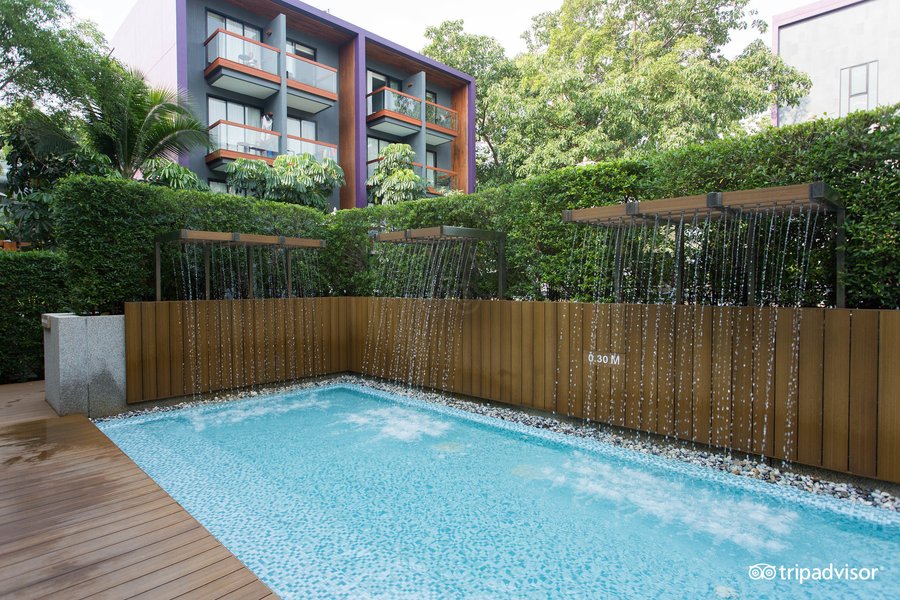 Express phuket. Патонг,Сентрал централ. Holiday Inn Phuket Patong. Холидей ИНН экспресс Пхукет Патонг. Holiday Inn Express Phuket Patong Beach Central завтрак