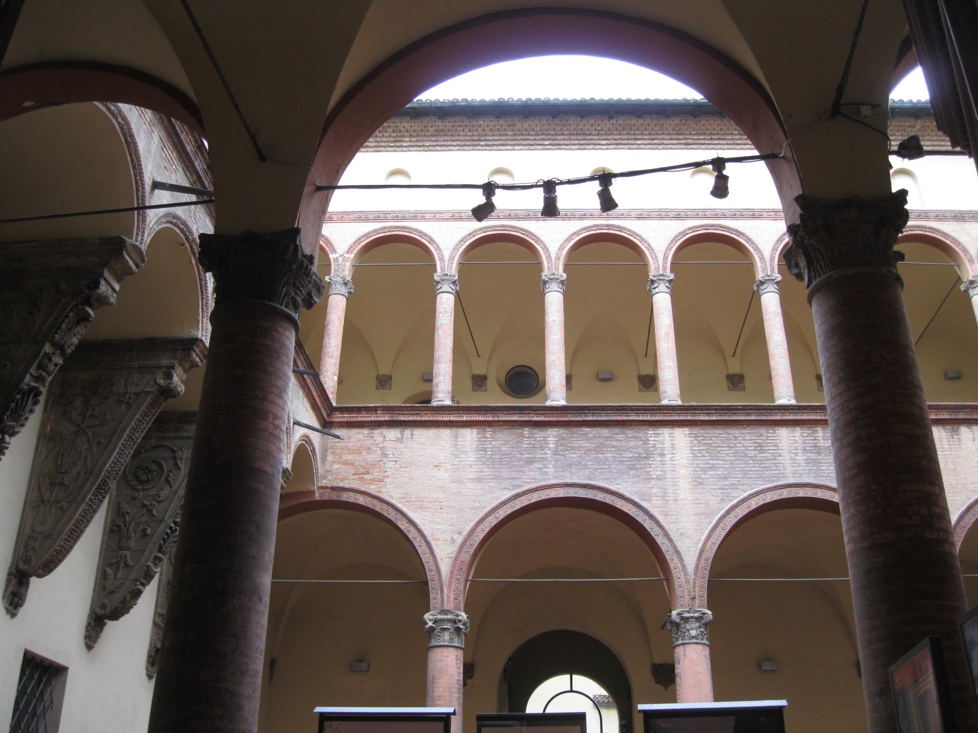 Museo Civico Medievale (Bolonia) - Lo Que Se Debe Saber Antes De Viajar ...