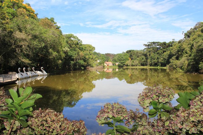 Lago com pedalinho