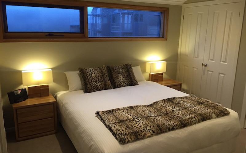 Lodge Apartment bedroom 23