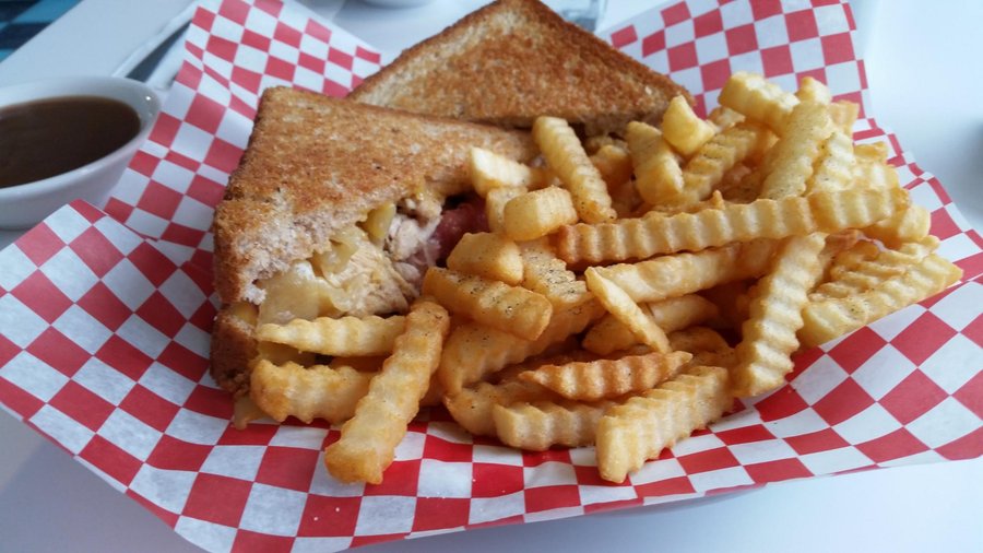 Grilled Supreme Sandwich with Fries