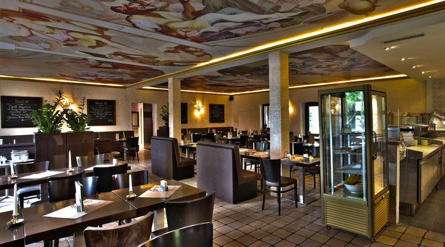 12 APOSTEL AM STAADT ESSEN - Restaurant Reviews, Photos & Phone Number - Tripadvisor