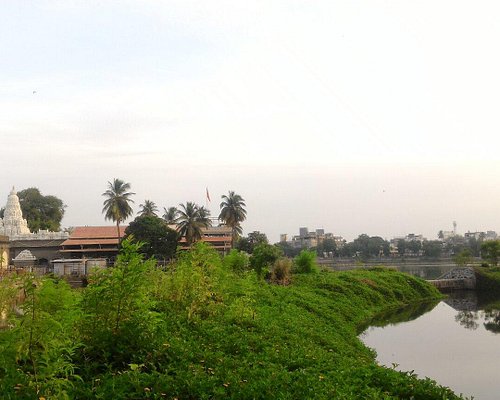 karnataka tourist places near solapur