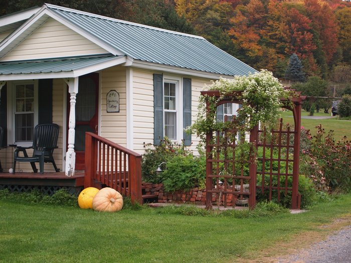 Frosty Hollow Bed and Breakfast / #CanadaDo / Best Places to Stay in Sackville 