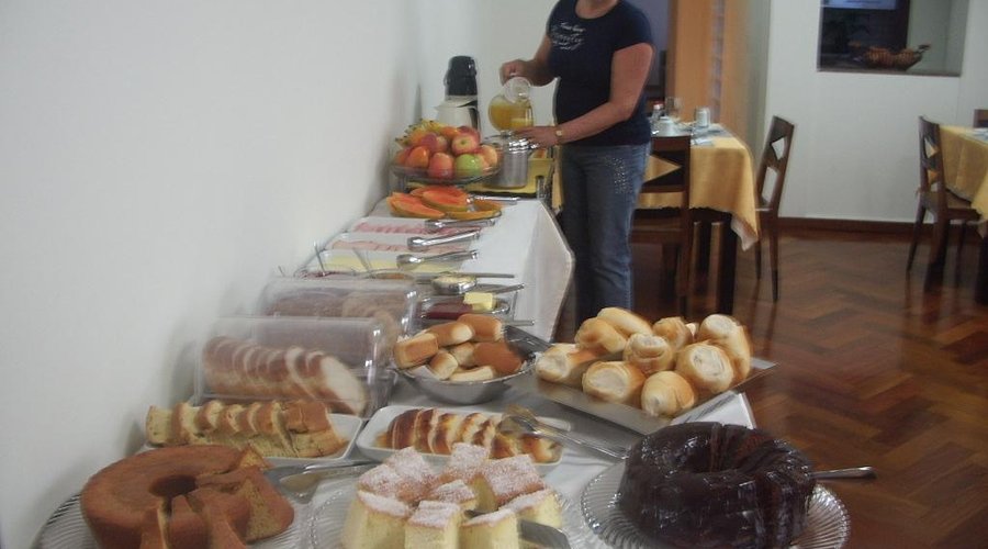 Gostoso café da manhã tudo caseiro.