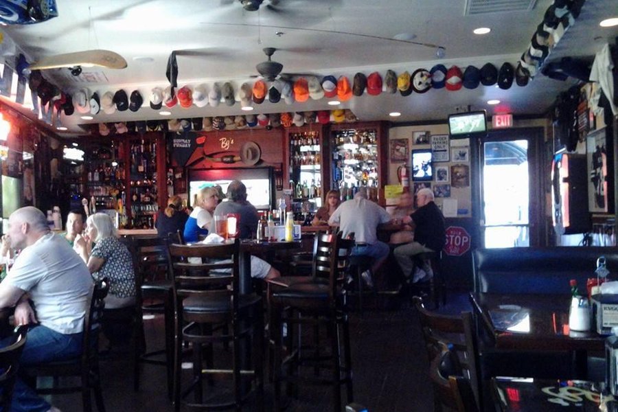 The Bucksnort Pub image