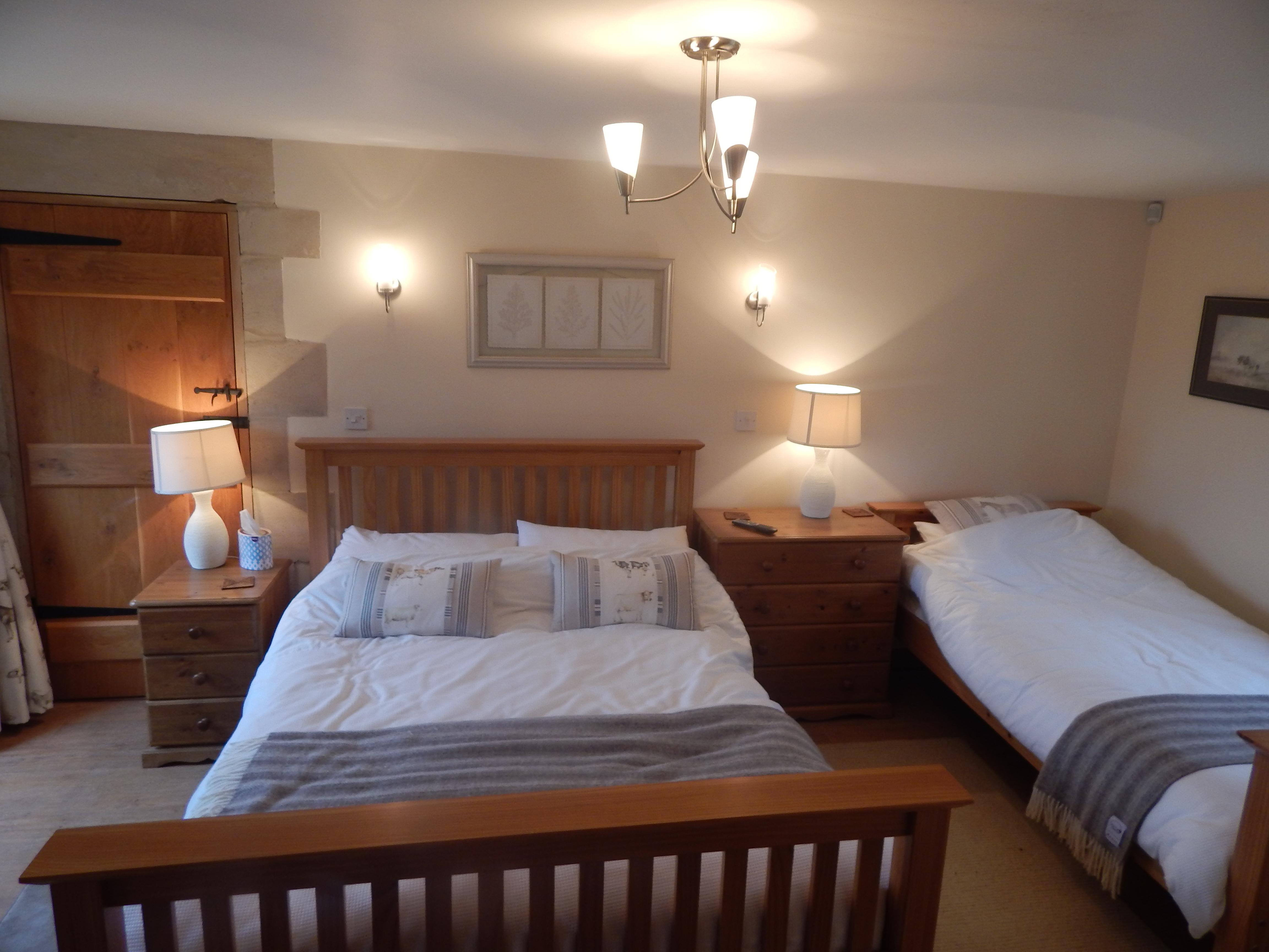 LOWER FARM BED AND BREAKFAST - B&B Reviews (Glastonbury, England)