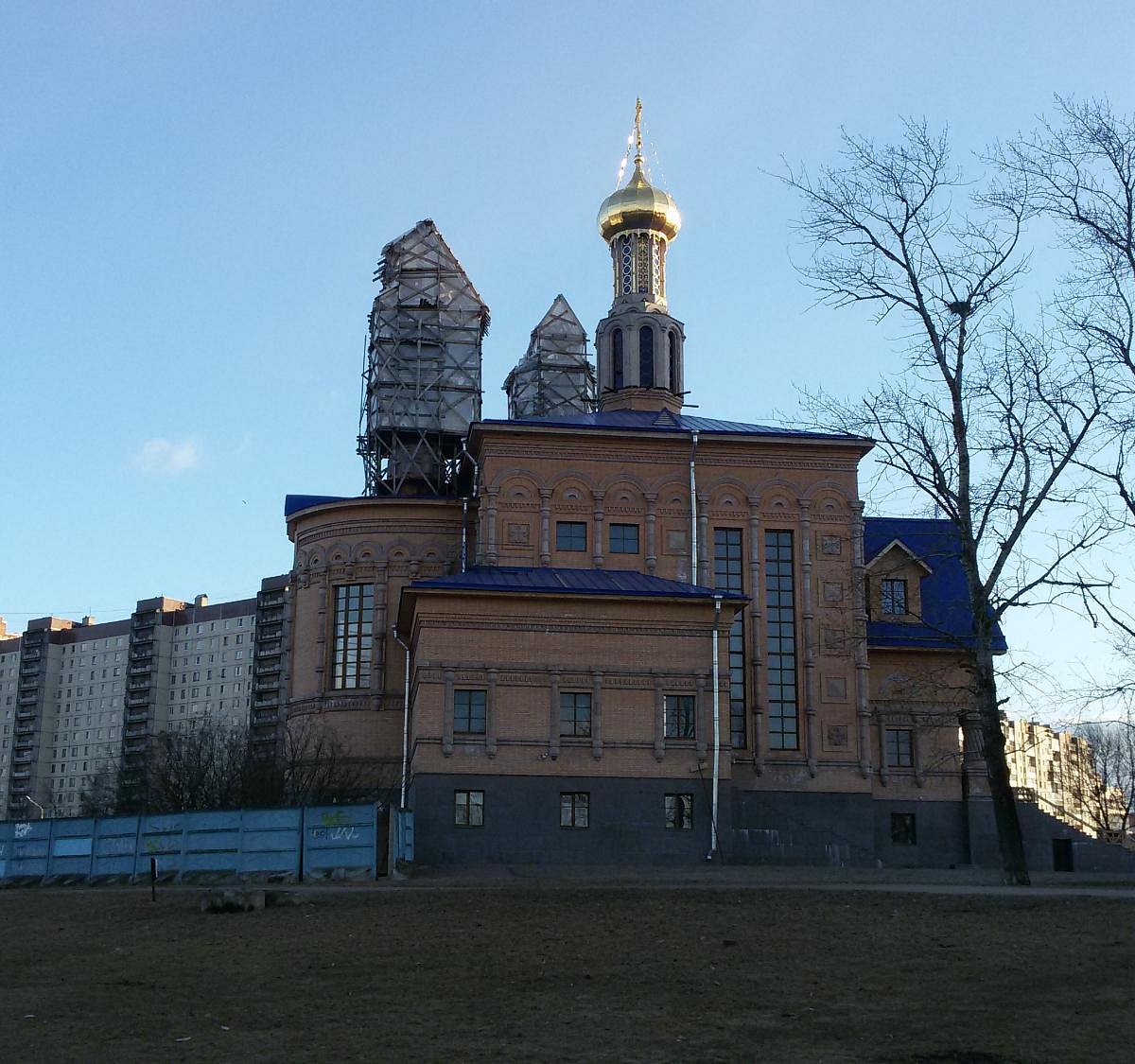 Два храма в рыбацком. Церковь Рождества Богородицы в СПБ. Часовня Рождества Пресвятой Богородицы Питер. Усадьба Купчино.