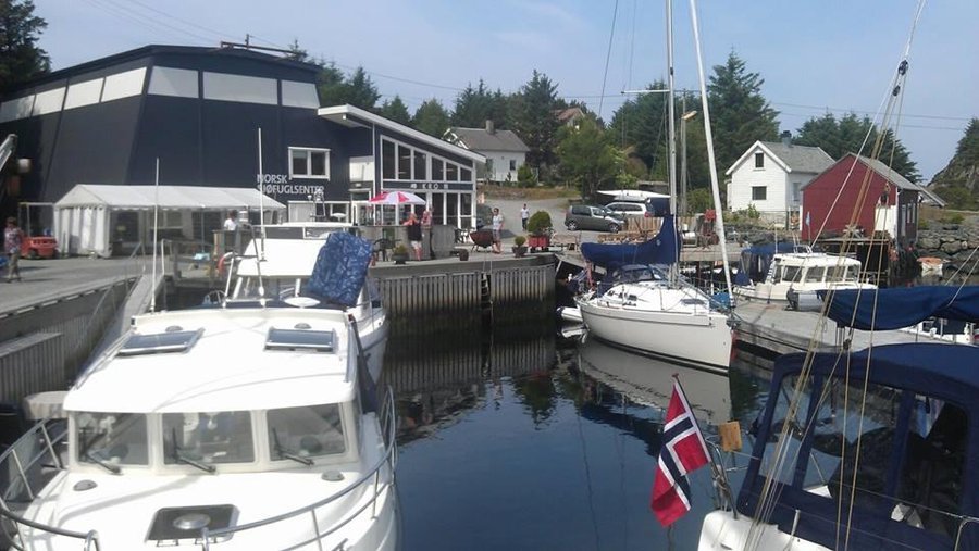Resturant med fokus på lokale råvarer. Velkommen til oss :)