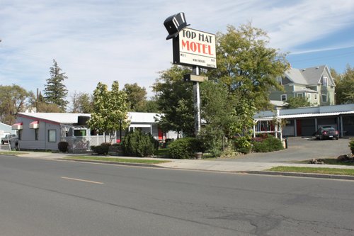 Top Hat Motel image