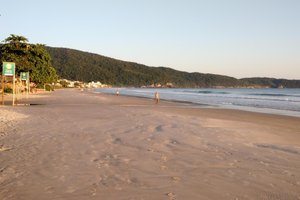 Piscina e praia
