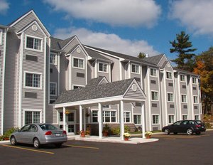 Parry Sound Inn and Suites in Parry Sound, image may contain: Neighborhood, Condo, Plant, City