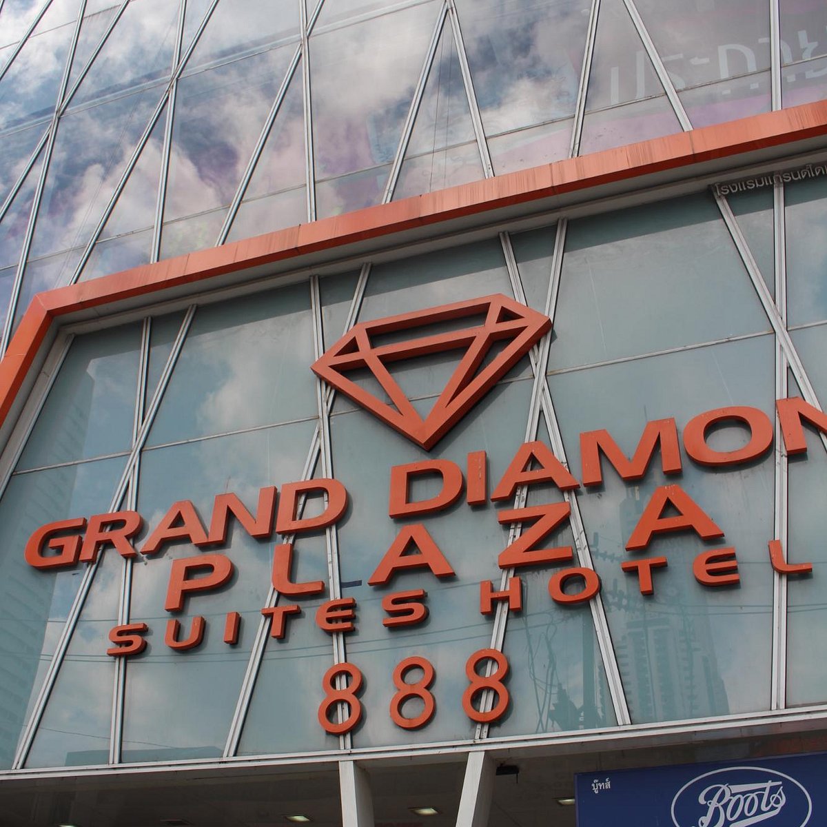 Grand diamond. Алмаз Гранд. Даймонд Плаза. Diamond Plaza Thailand. Bangkok Art & Culture Centre.