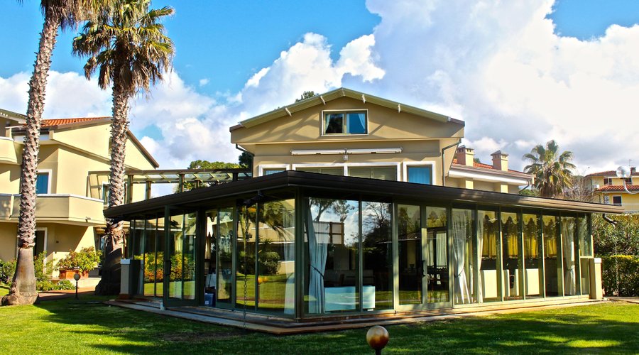 Ristorante che si affaccia sul giardino - Restaurant