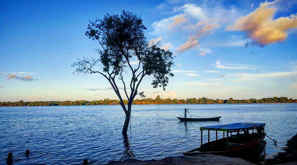 LAGUNA DEL HOMBRE UCAYALI PERÚ