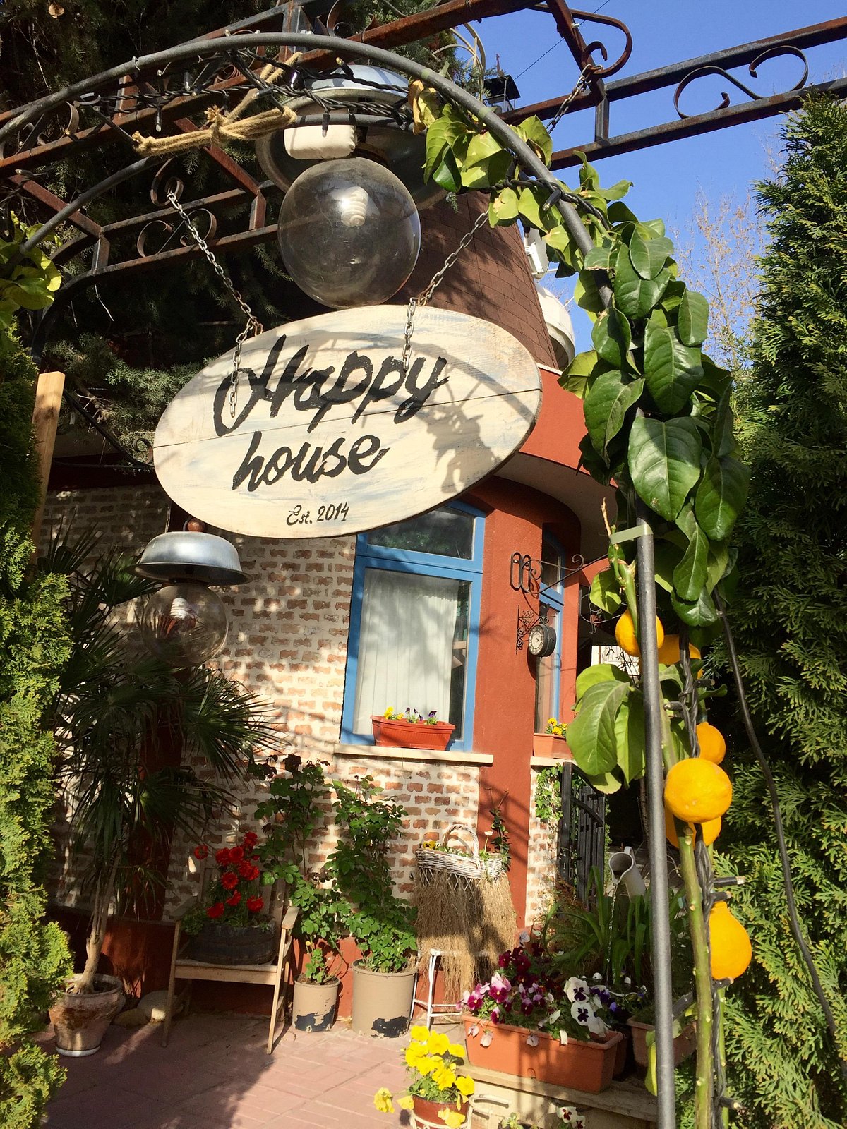 Happy House Bistro, Варна - фото ресторана - Tripadvisor