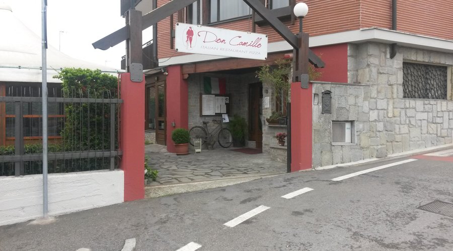 Don Camillo Italian Restaurant Pizza
