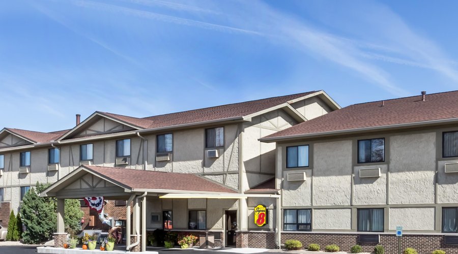 Front of Hotel during Fall Season
