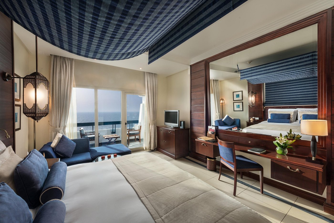 Deluxe sea room. Аджман Кемпинский отель. Ajman Hotel 5 ОАЭ Аджман. Аджман отель 5 звезд Кемпински. Ajman Hotel ex.Kempinski Ajman 5.