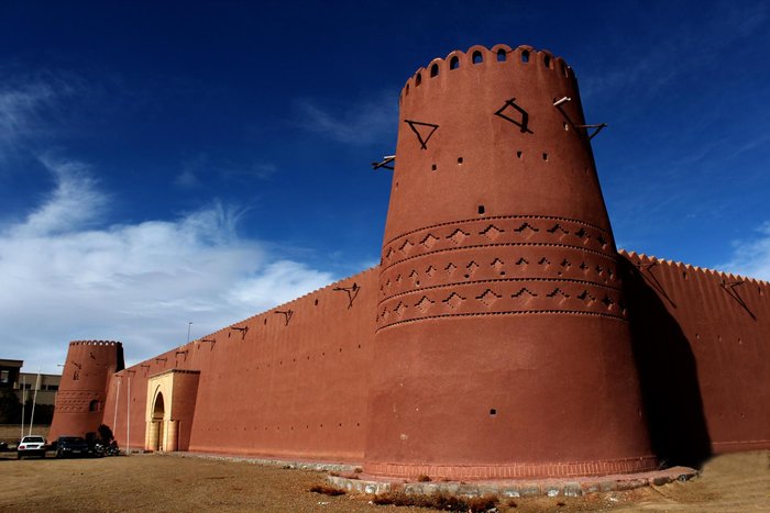 "Googad Arg" near golpayegan city. a history place with a restaurant ,TeaHouse and some rooms