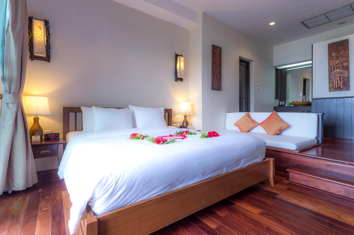 Phi Phi Holiday Resort Concierge: Pictures & Reviews - Tripadvisor