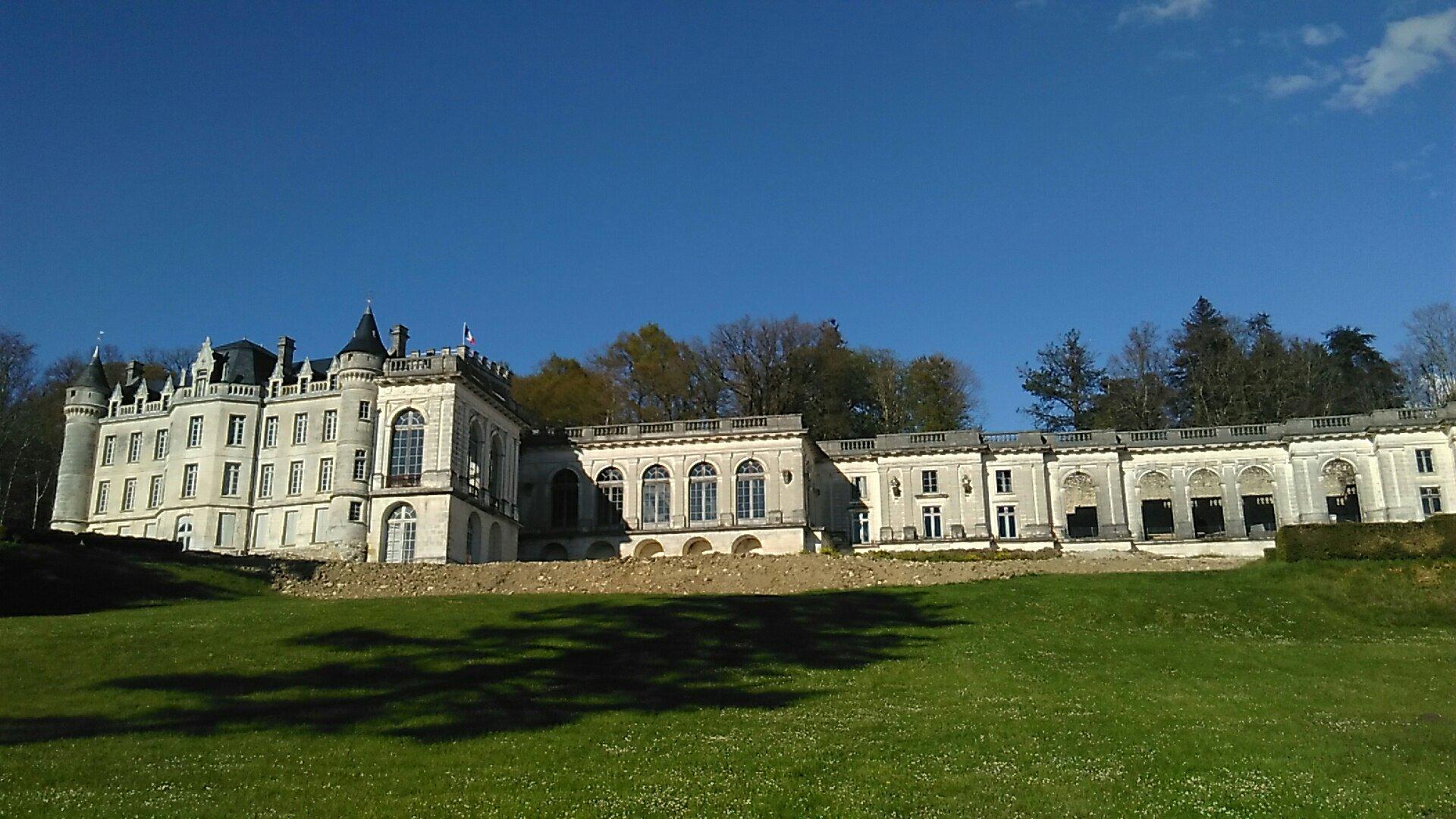 Chateau De La Mercerie (Magnac-Lavalette-Villars, Prancis) - Review ...