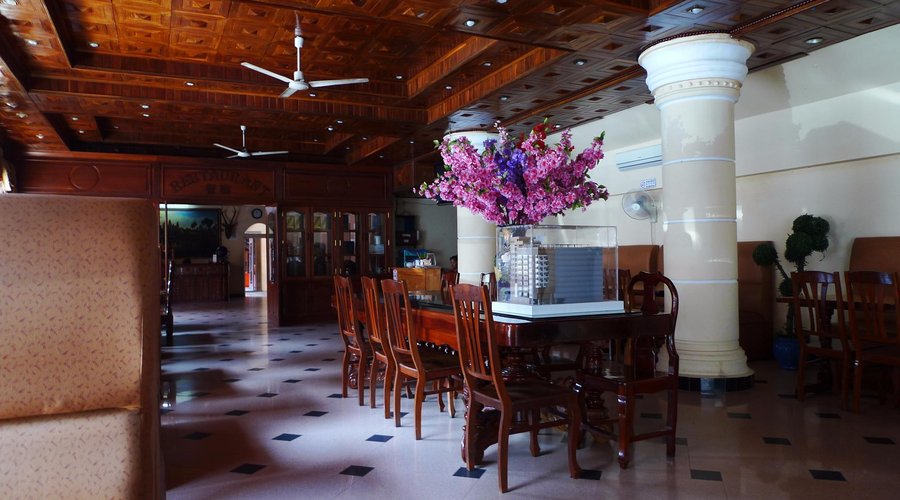 Mean Haur Hotel, Restaurant