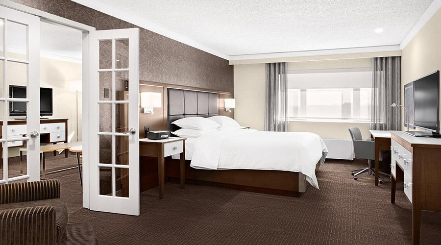 Executive Suite Bedroom