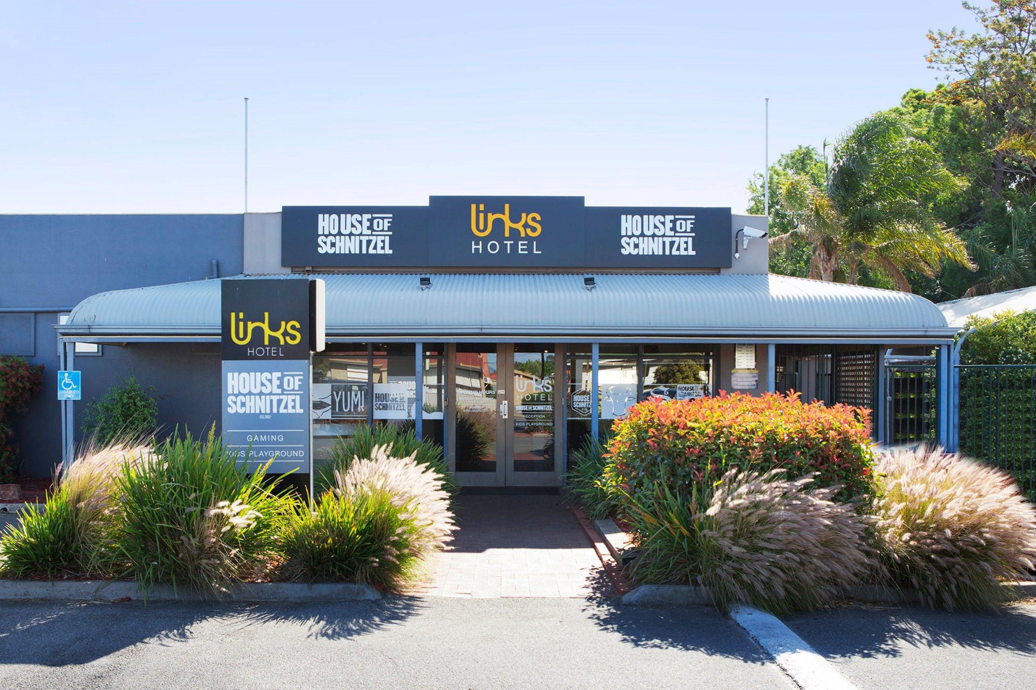 Links Hotel by null