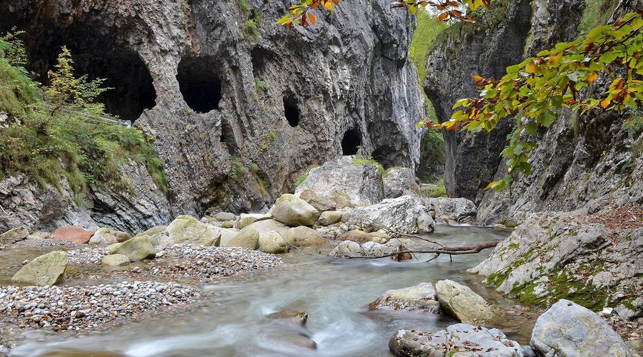 Born's tunnel with Trziska Bistrica river