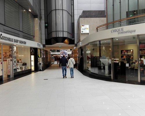 Holiday gift shopping in Rotterdam Centre