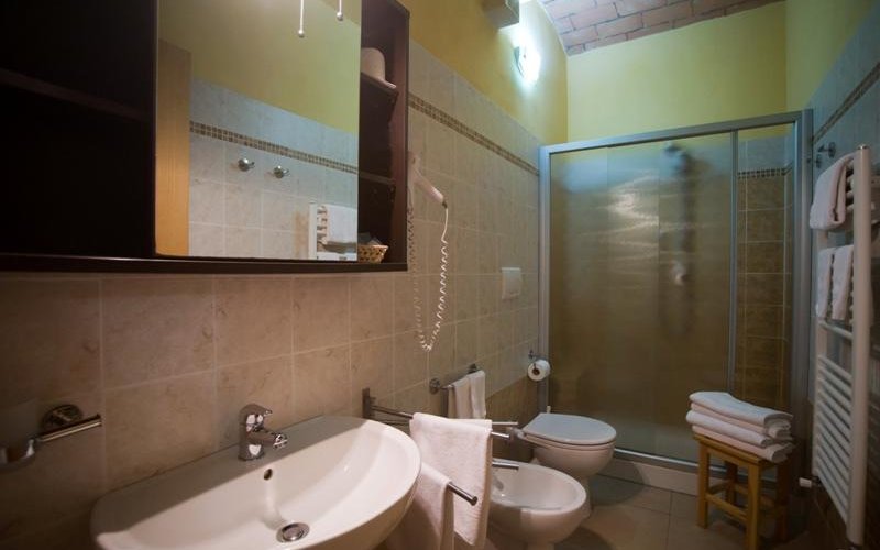 Bathroom quadruple rrom