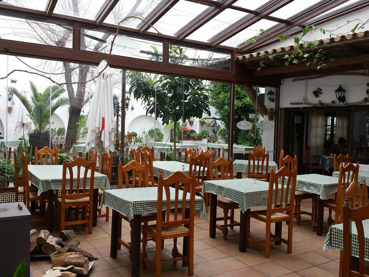 Hotel Restaurante Blanco y Verde, hotel en Conil de la Frontera