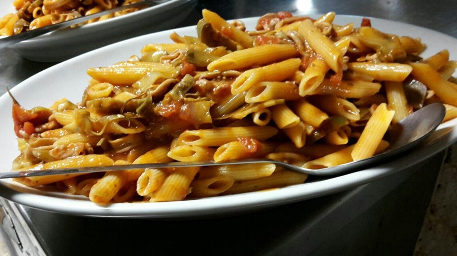 Penne al Sugo di Calamari e Carciofi