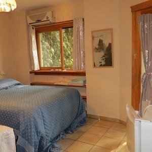 Large room, double bed, fridge, coffee corner