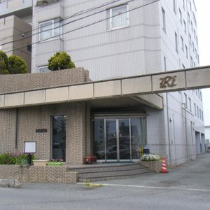 ロイヤル シティ ホテル 入口外観