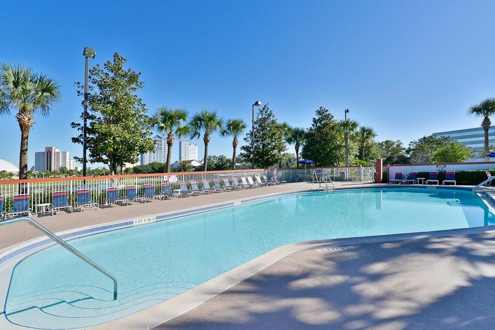 COMFORT INN SUITES NEAR UNIVERSAL ORLANDO RESORT CONVENTION CTR   Hotel Heated Pool 