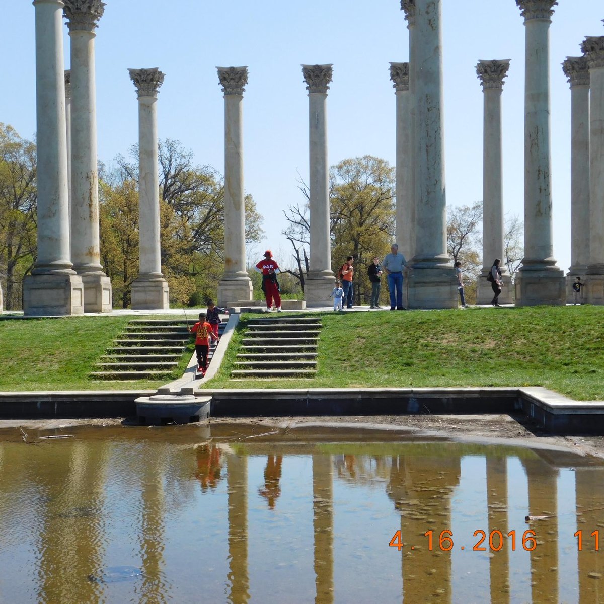 are dogs allowed at the national arboretum